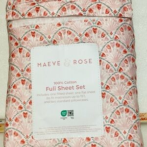 Pink Patterned three-piece full sheet set by MAEVE and rose